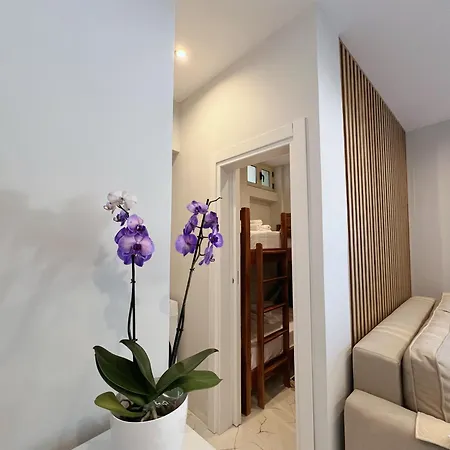 White And Cozy Apartment Vlore Exterior photo